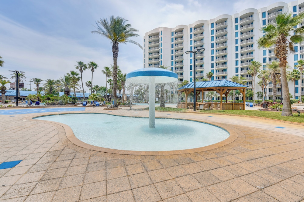 Walk to Beach: Poolside Oasis in Palms of Destin! view 3