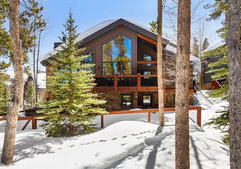 Ski Inn 5 Bedroom Home