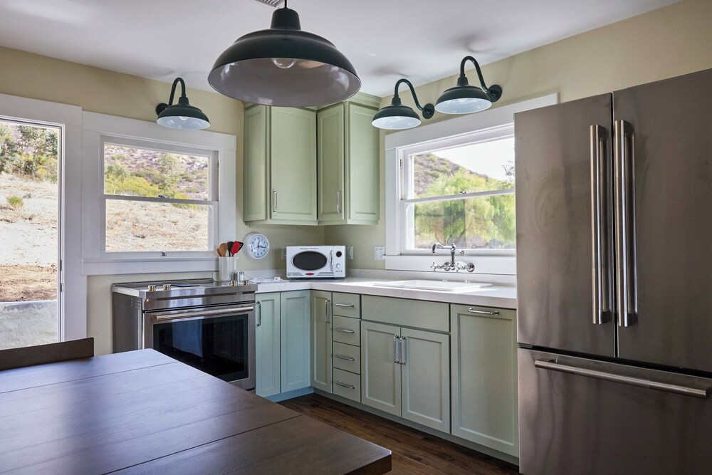 320 Acres: Farmhouse in East County San Diego