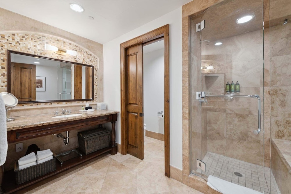 Aspen Mountain Residences Luxe 3 Bedroom Residence in Heart of Downtown Aspen