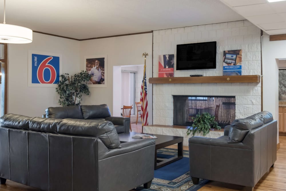 Studio 6 - Colorado Springs - Air Force Academy