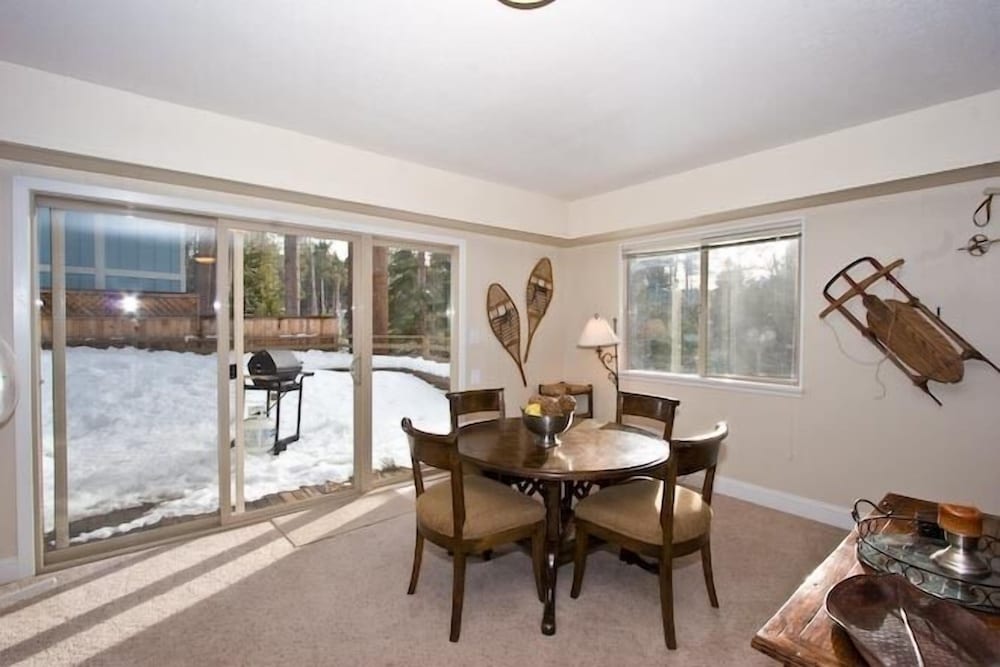 2853 Springwood Dr.