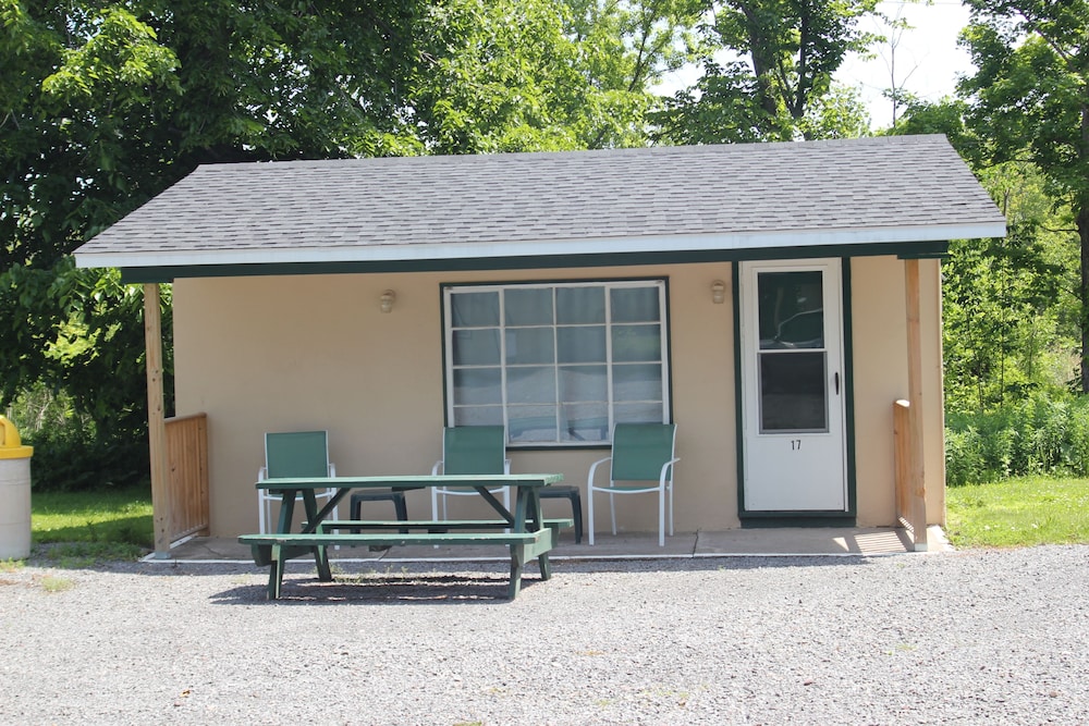 The Evergreen Motel