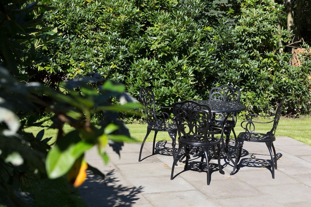 Luxury Lodge With Garden in a Grade II' Listed Estate view 4