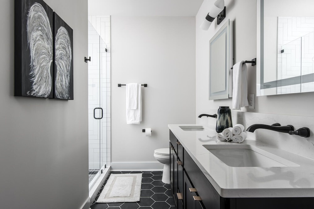 Luxe-tennessee Row-heart of Gulch-mins to Broadway