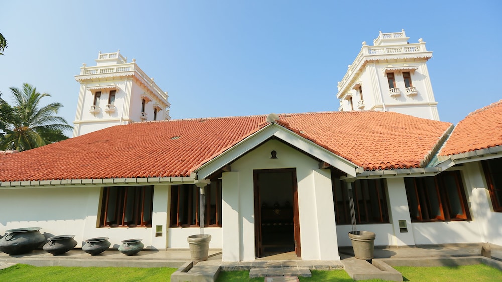 Yoho Monsoon Villa