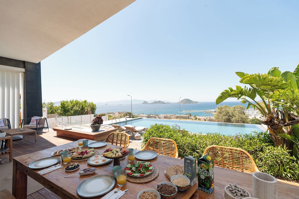 Marinhill High Luxury Property