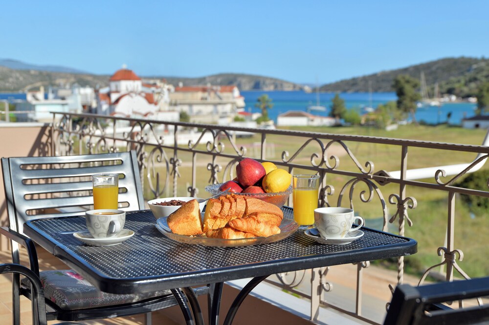 Stork Holiday Apartments - Garden & Sea View