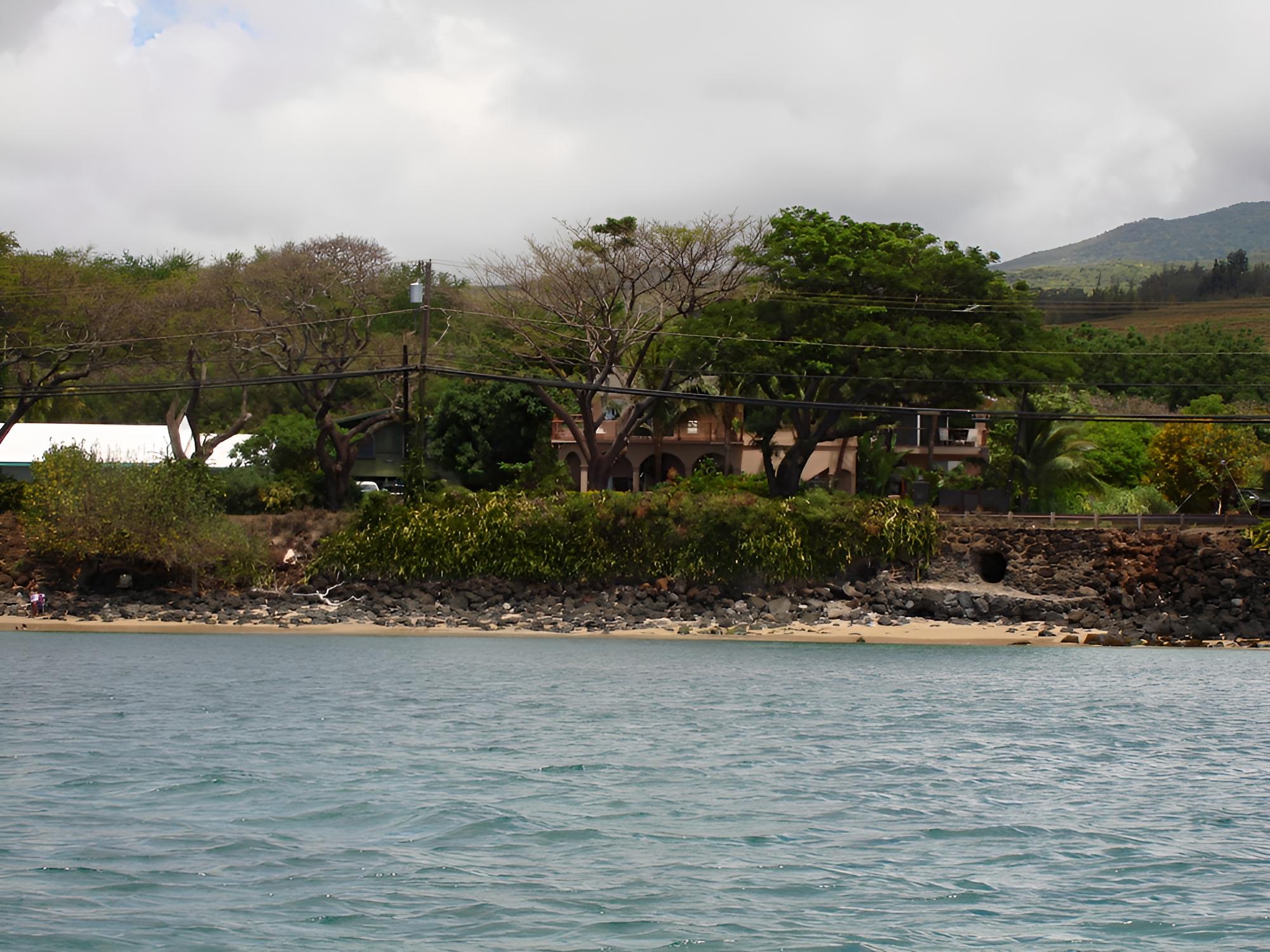 Hotel Maui Beach House - Image 1