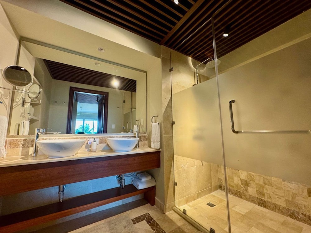 Apt With 2BR and Beach Access in Punta Palmera