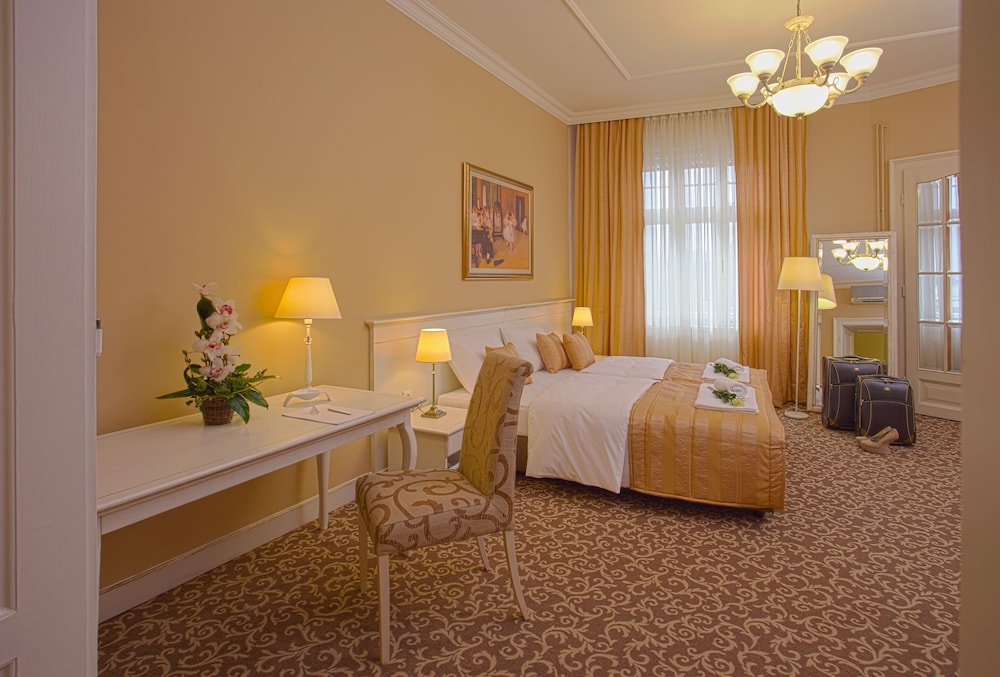 Booking Rooms view 5
