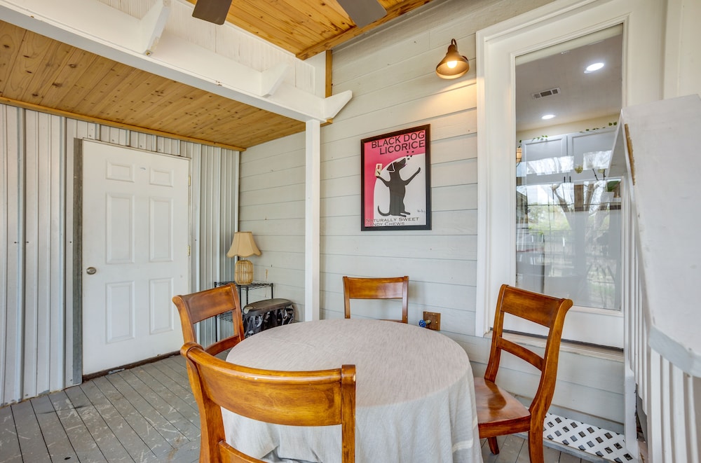 Conroe Home w/ Enclosed Deck: Pets Welcome! - Property Image 10