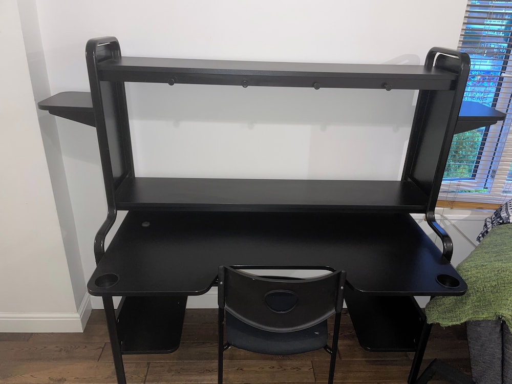 London Apartment - Sleeps 3-city Escape- Balcony