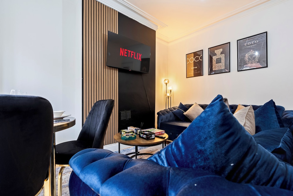 Elegant Stay Sleep 8 Parking