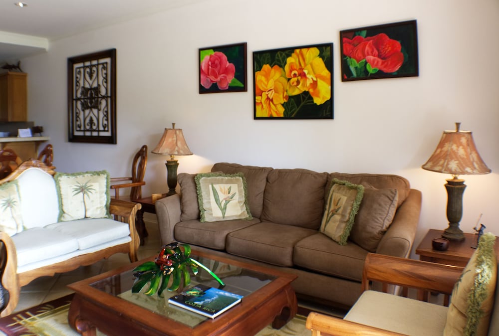 CR Luxury Los Sueños Condos
