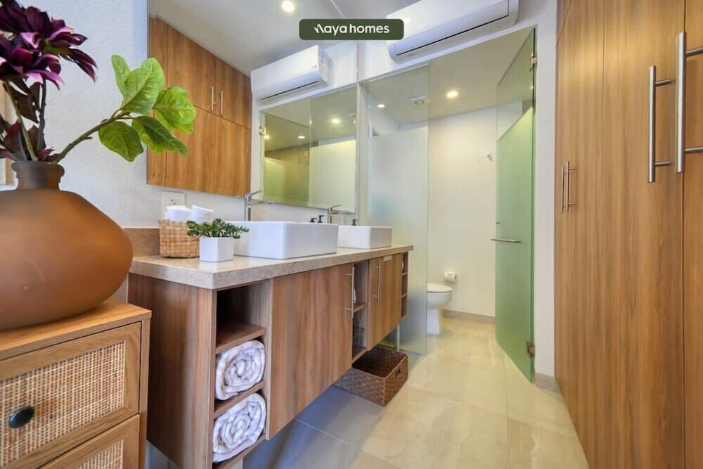 Cozy 1Br Apt - Pool - Gym - 2 Min to the Beach