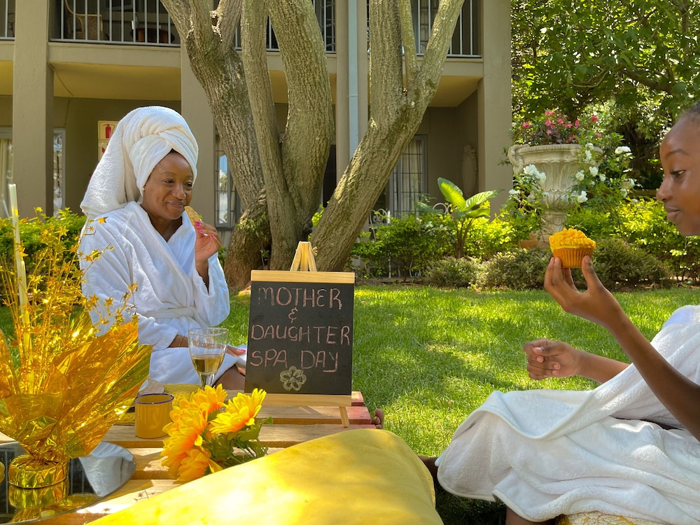 Amoris Guest House - Waterkloof Ridge