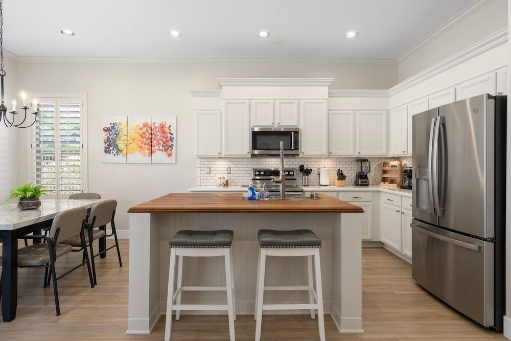 Dublin in Gilbert With 4 Bedrooms and 2 Bathrooms