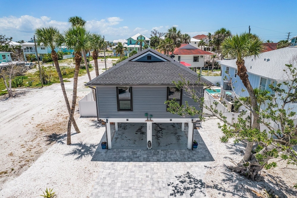 130 Tiki Tides: 2br W/ Outdoor Tiki Bar! 2 Bedroom Home