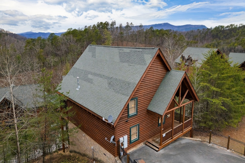 Anne s Place Cozy Cabin With Hot Tub Games Near Dollywood Attractions