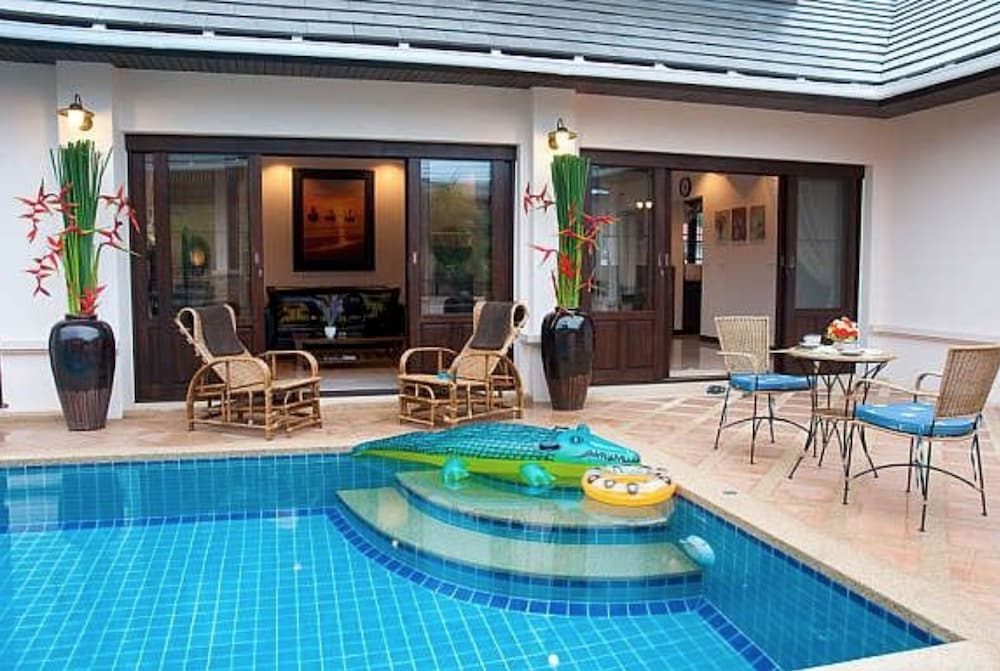 4 Bedroom Private Bali Style Villa HH1