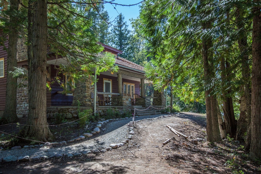 Lake McDonald Lodge - Inside the Park