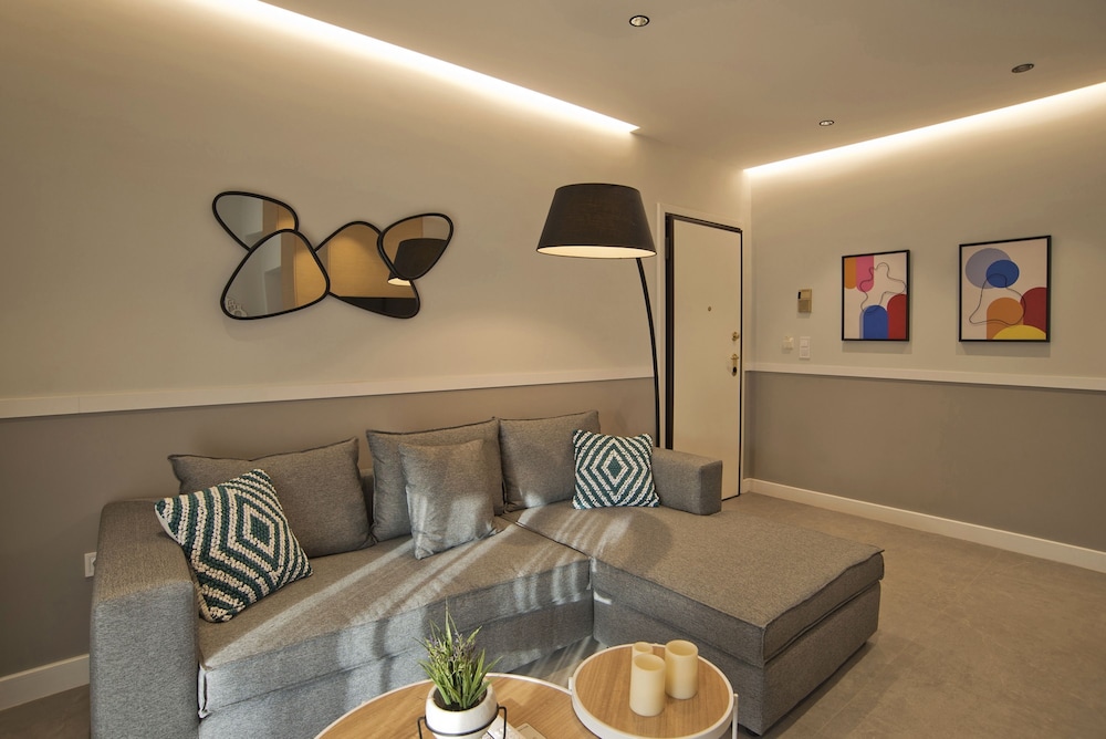 Urban Allure in Athina