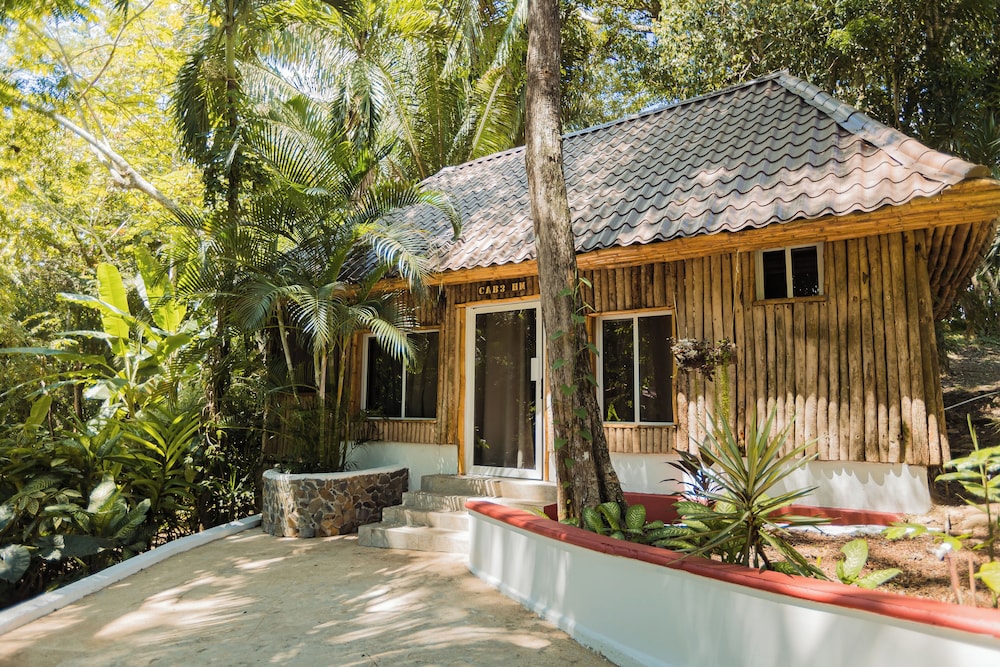 Belize Vacations - Falling Leaves Lodge - Property Image 1