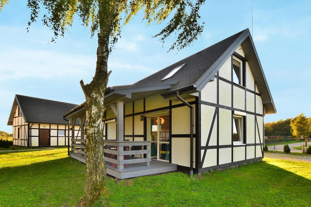 Bungalow in Jaroslawiec Near Tropicana Park