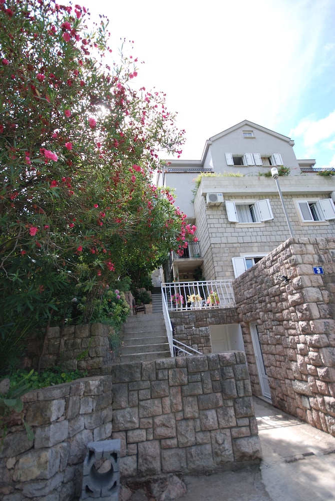 Springs apartments