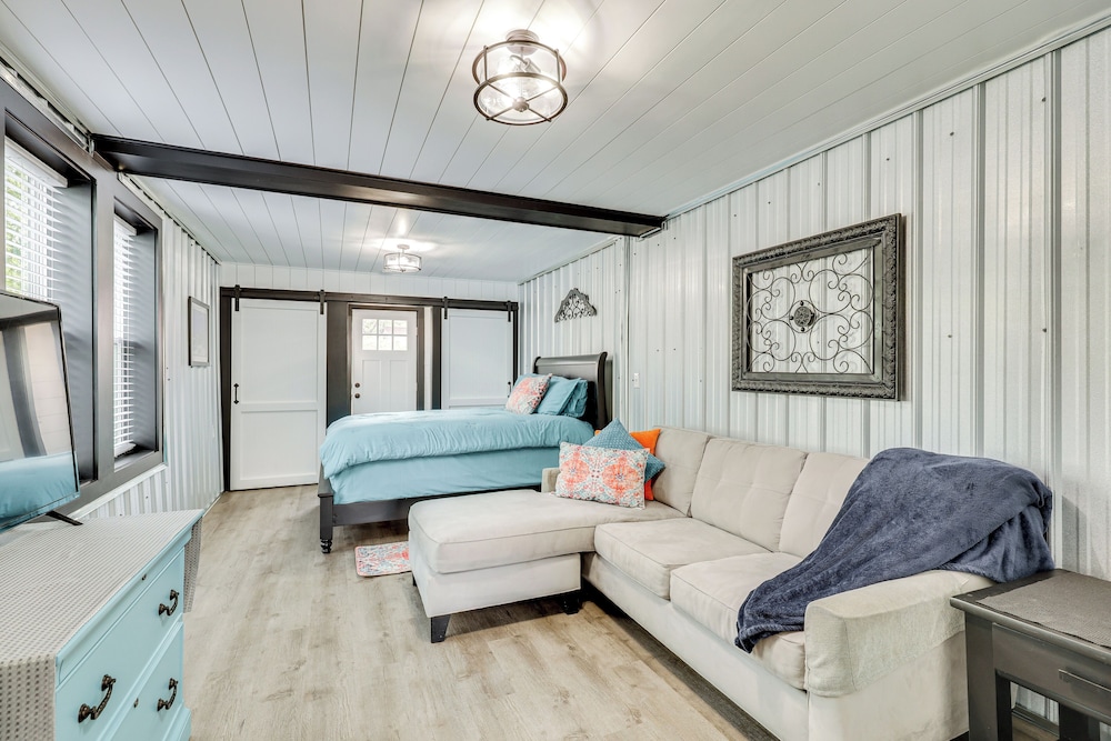 Walk to Pier: North Carolina Getaway in Oak Island