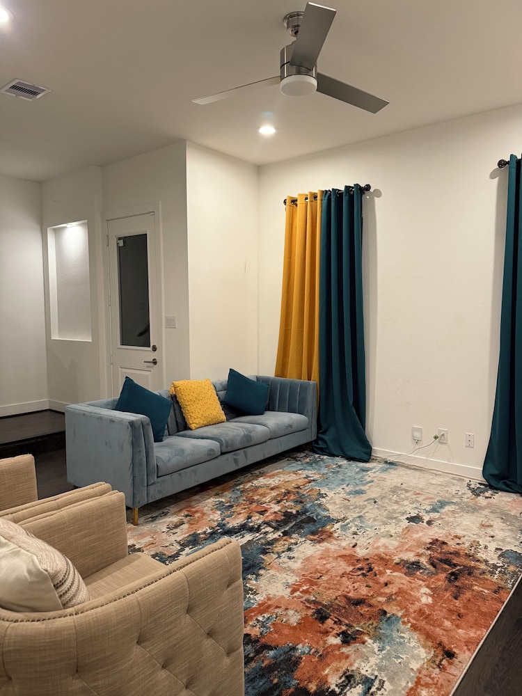 Luxury 3BR for Families Nurses and Group