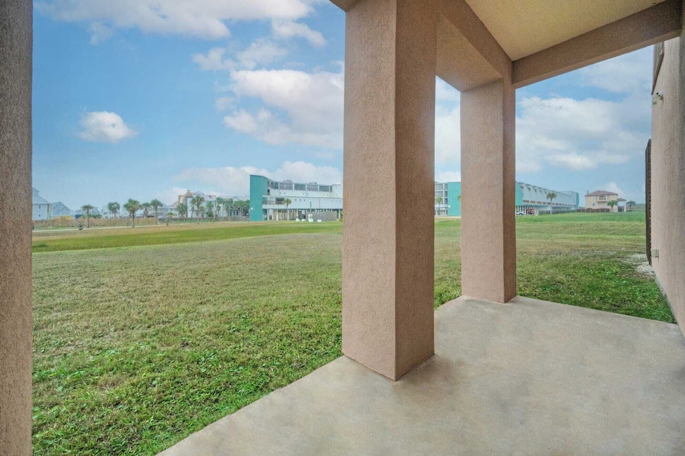 2 Homes, Sleeps 22 Steps to the Beach, Private Pool, Fire Pit, Balcony Views