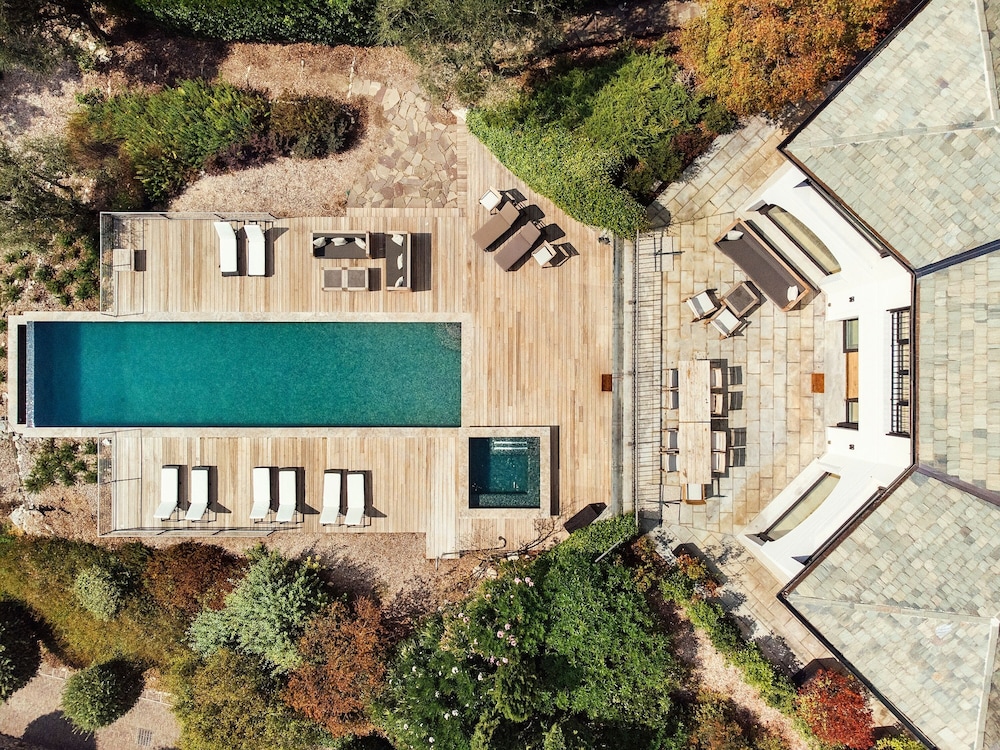 Carefree Retreat With Panoramic Views of Lake Como