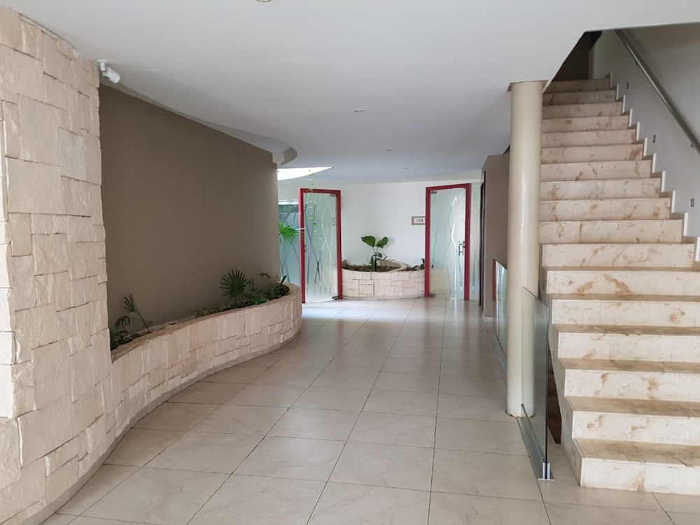 In heart of town 1BR condo in steps distance from the 5th Av by Happy Address