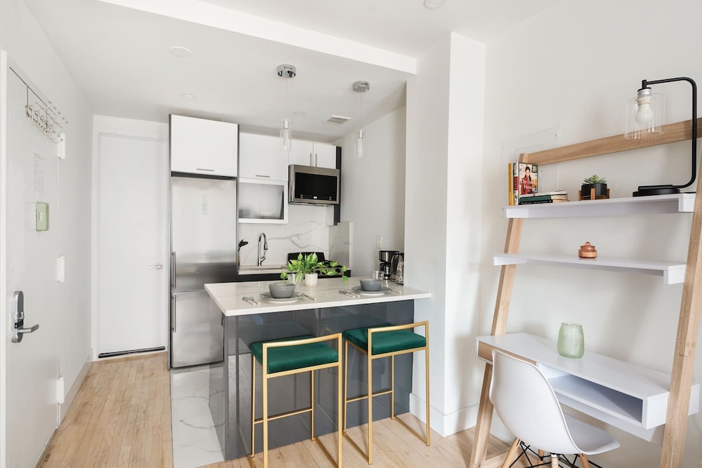 1597 New York Apt