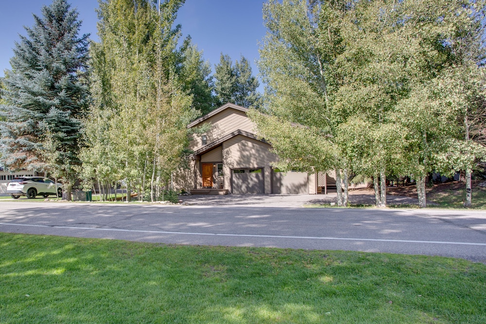Avon Duplex Between Beaver Creek & Vail Resorts! view 3