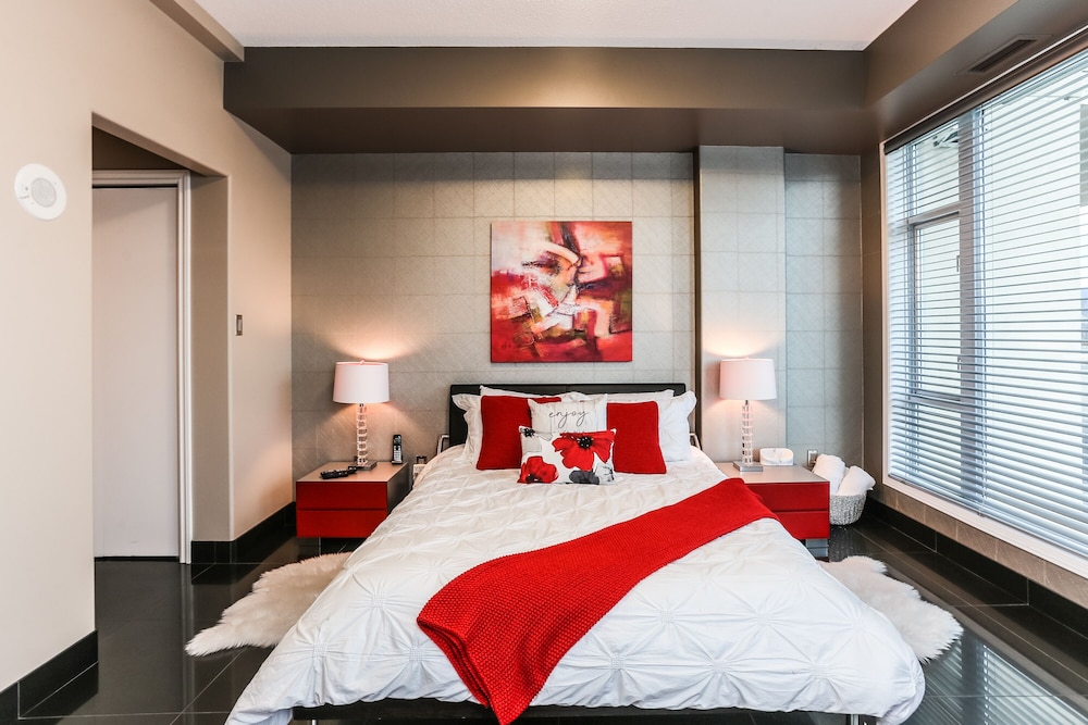 Sunset Waterfront Resort by DKRA - Image 3