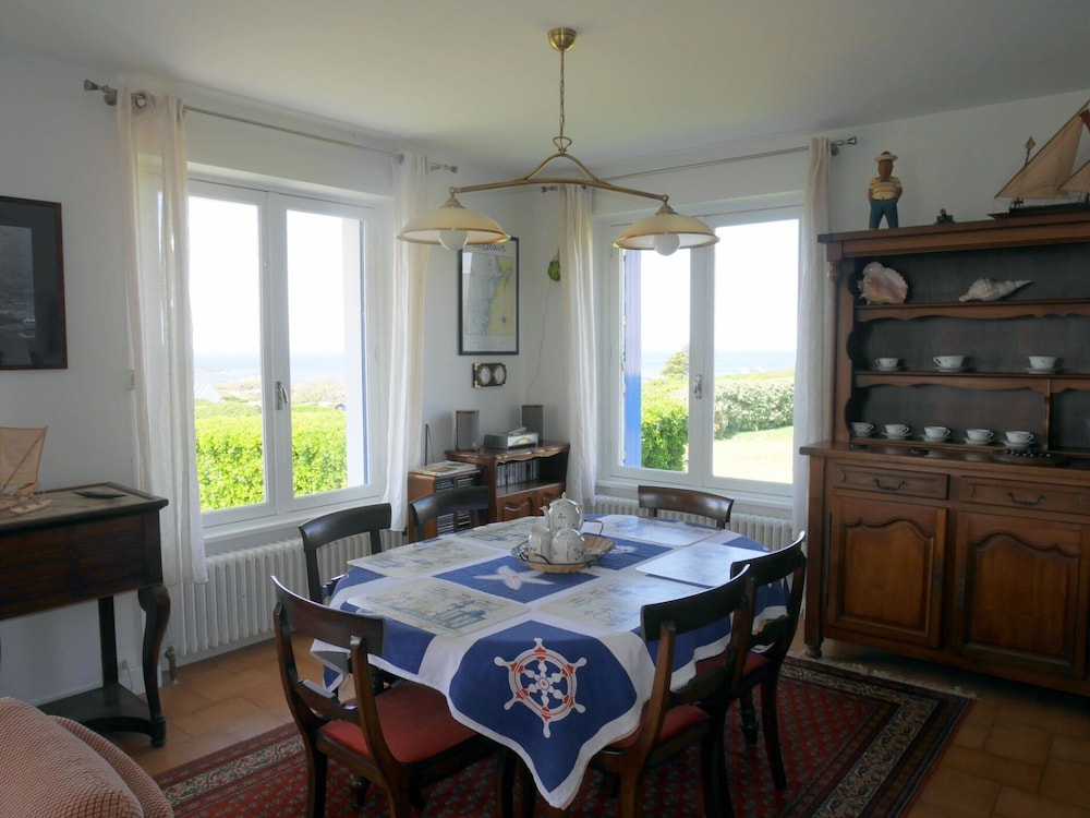 Holiday Home in Lampaul-plouarzel Nearby sea