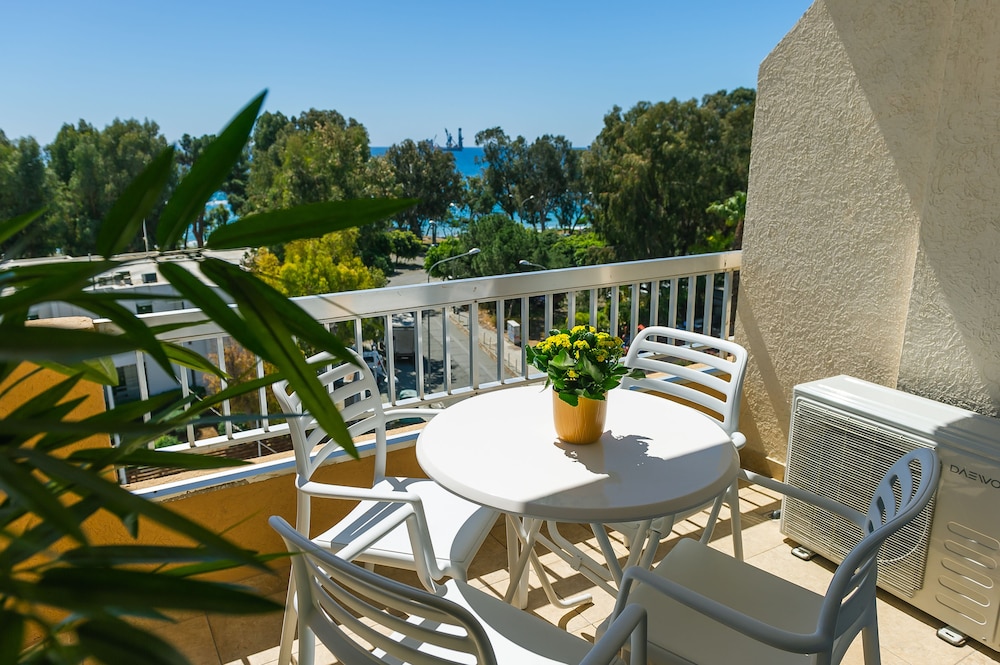 Limassol Vacations - Pebble Beach Holiday Apartments - Property Image 7
