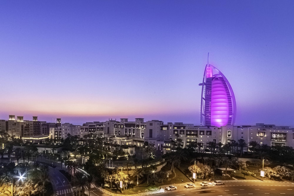 Maison Privee - Exclusive Luxury 3BR Apt with scenic views of Burj Al Arab