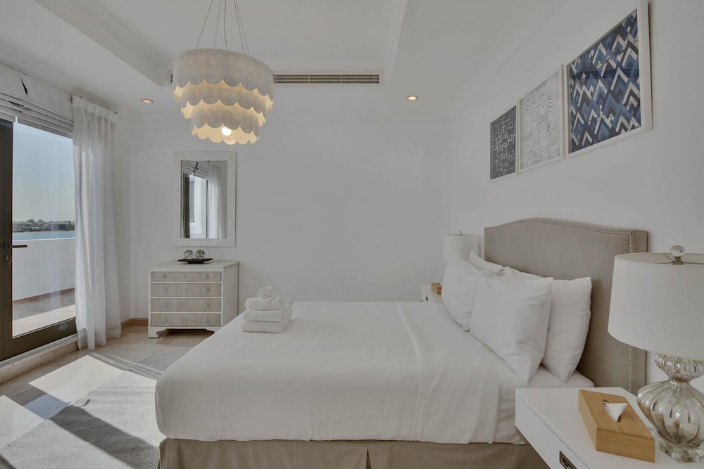 5 Villa w Private Pool Beach on Palm Jumeirah
