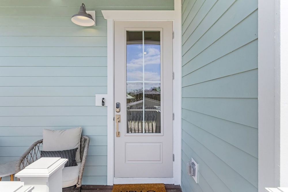 209 Seabreeze Escape: NEW Spacious 5-Bedroom Pool Home 5 Home