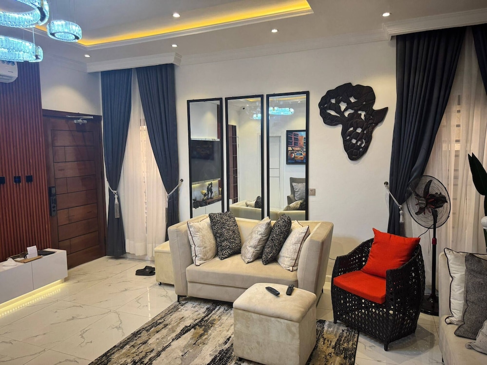 Serene Oasis in Lagos - Private Pool & Relaxing Ambiance
