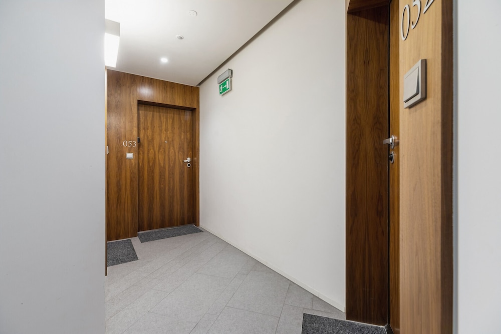 Apartment Krakow Sukiennicza by Renters view 3