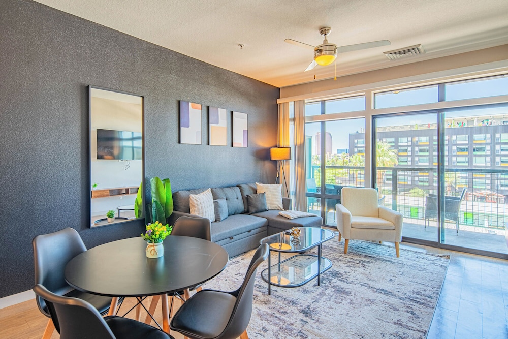 ROVE LIVING/KL - Iluminate