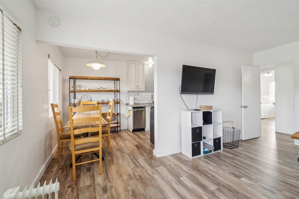 Beautiful 2 Bed Beach Condo #203 2 Bedroom Condo by RedAwning