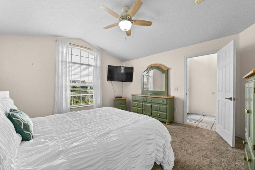 Oak Island Gem Cozy 4br Pool Home Near Disney 4 Bedroom Villa