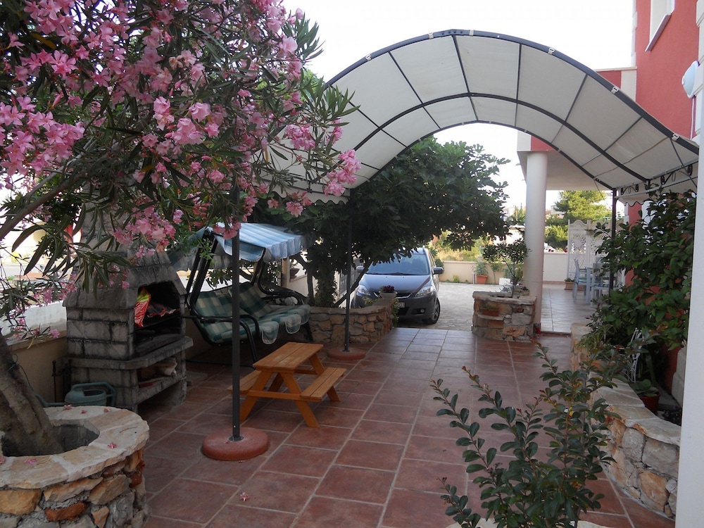 Photo 7