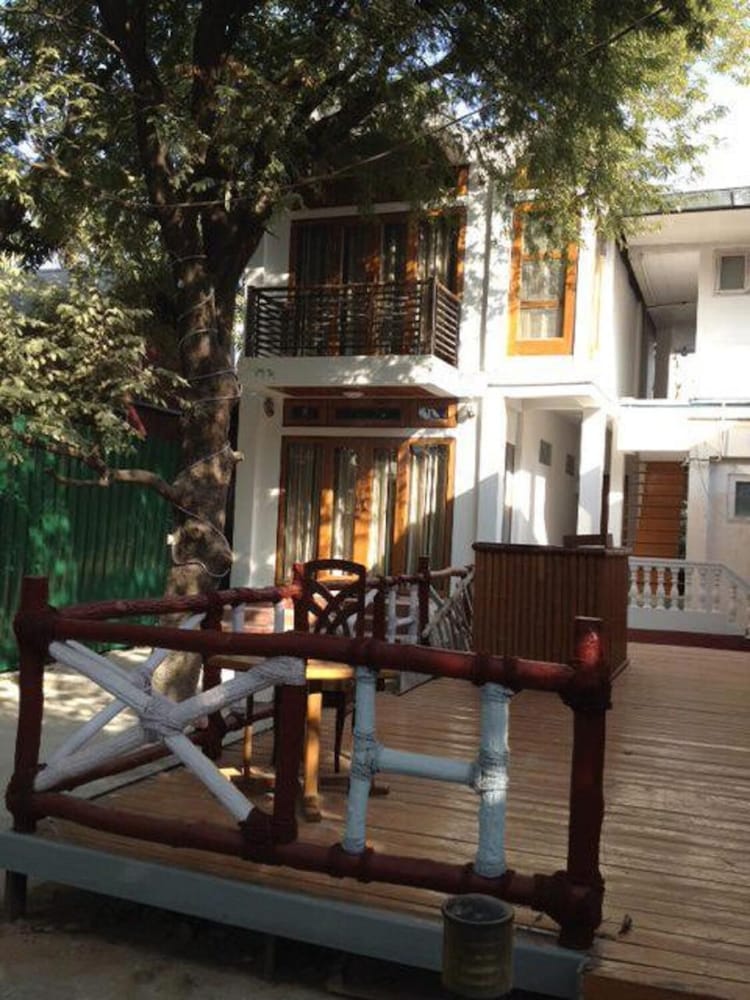 Peacock Lodge